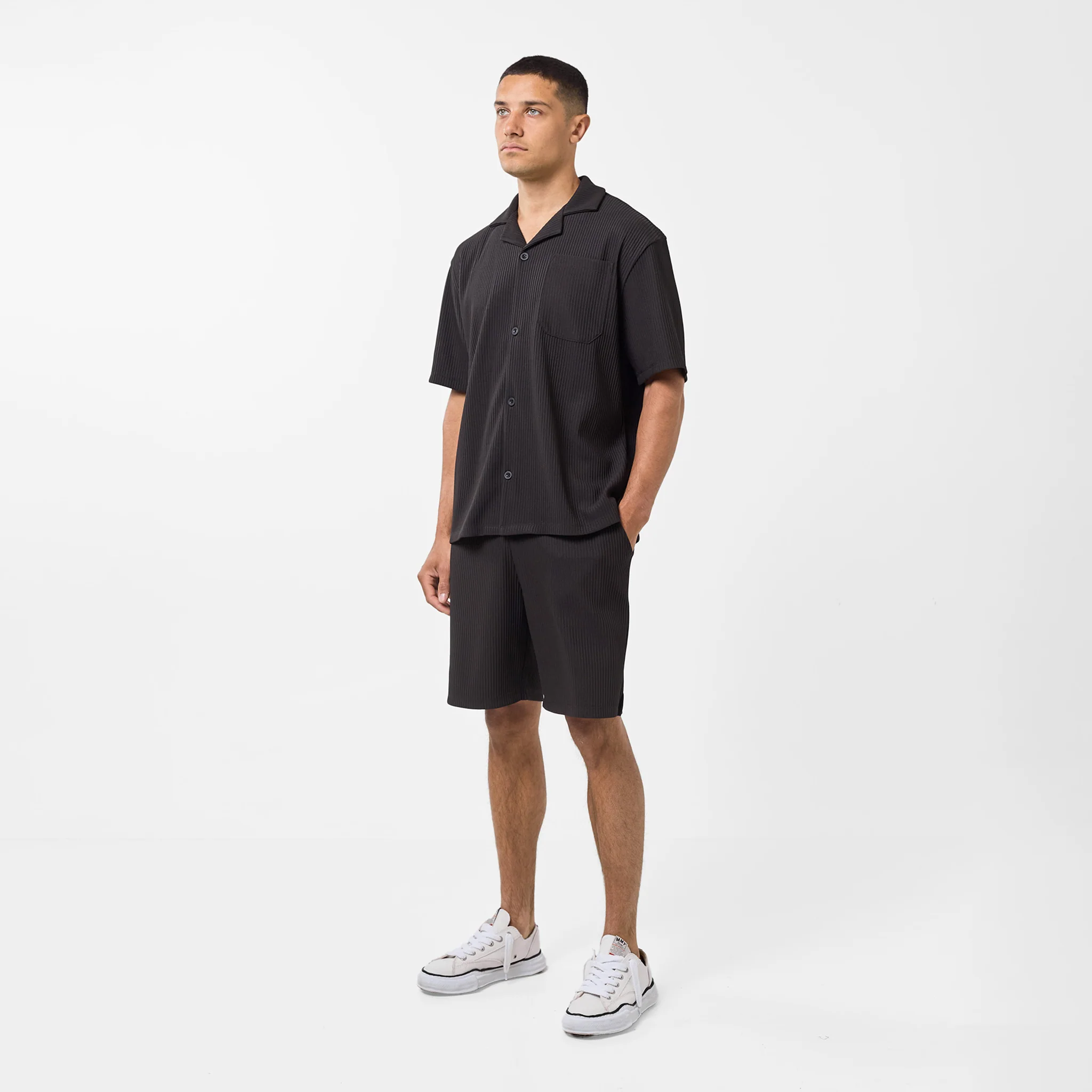 Pleated Short | Black - Image 3